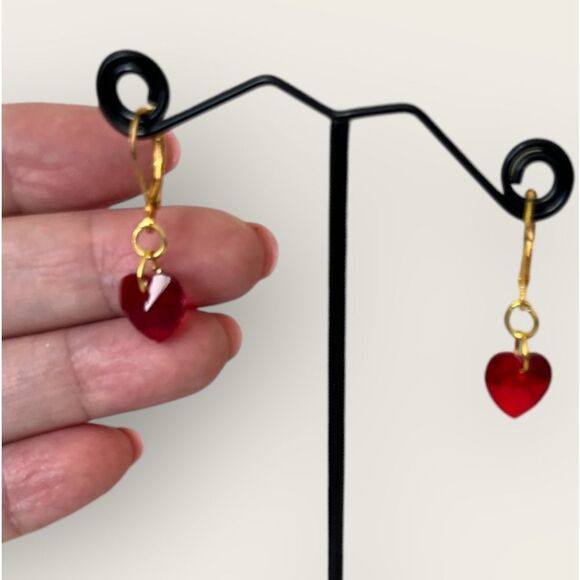Red Crystal heart earrings Gold plated - Picture 4 of 7